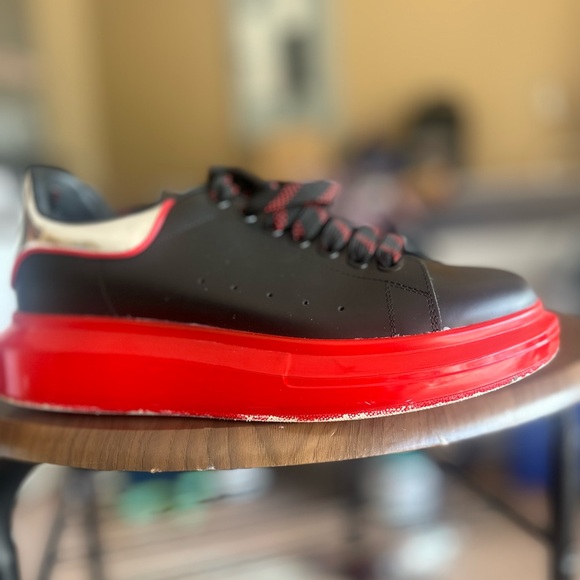 Pre-owned Alexander Mcqueens size 9 - Picture 9 of 15